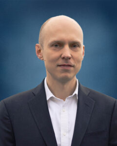 Alex Russu headshot