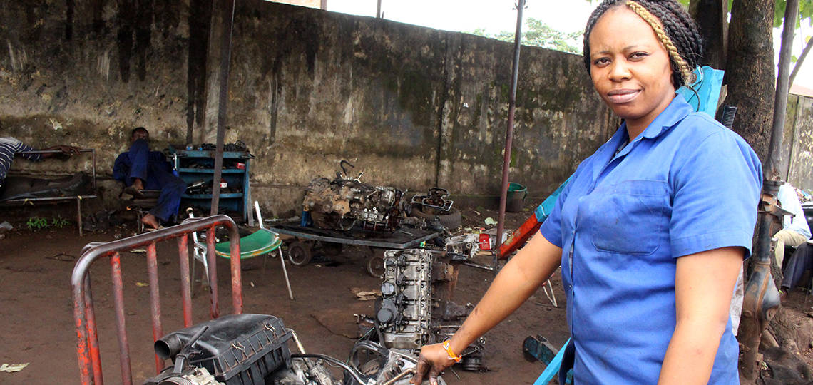 N’Mahawa, female mechanic
