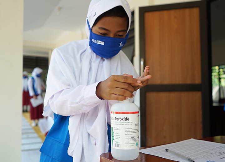 Nurse Helping During COVID-19